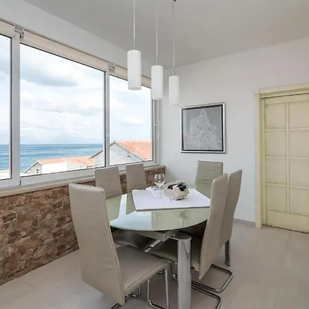 3 Bedroom Beautiful In * סוטיבאן