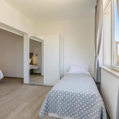 דירה 3 Bedroom Beautiful In *