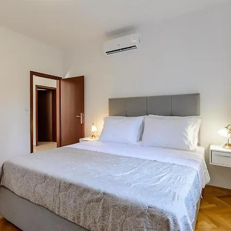 דירה 3 Bedroom Beautiful In *